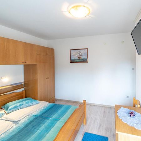 Apartments And Rooms By The Sea Palit, Rab - 5010 Rom bilde