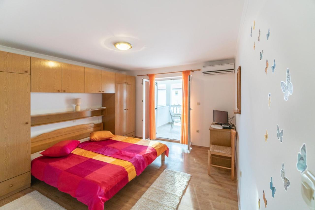 Apartments And Rooms By The Sea Palit, Rab - 5010 Eksteriør bilde