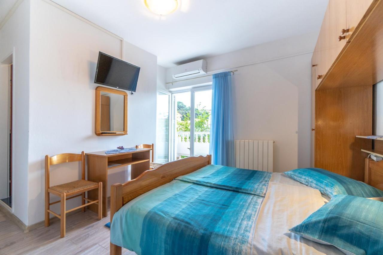 Apartments And Rooms By The Sea Palit, Rab - 5010 Eksteriør bilde