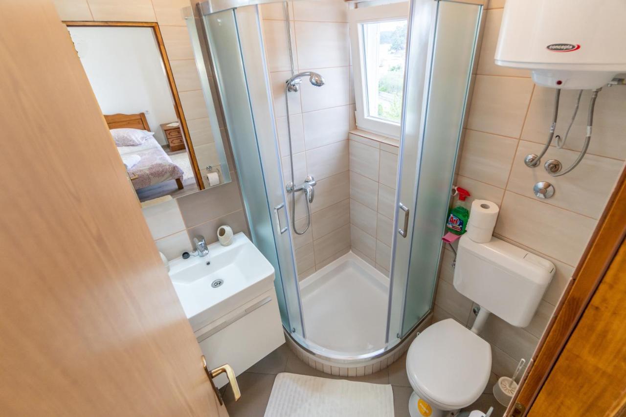 Apartments And Rooms By The Sea Palit, Rab - 5010 Eksteriør bilde