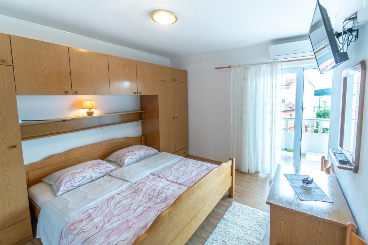Apartments And Rooms By The Sea Palit, Rab - 5010 Eksteriør bilde