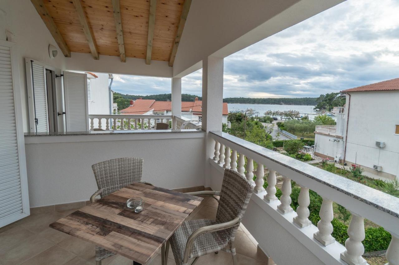 Apartments And Rooms By The Sea Palit, Rab - 5010 Eksteriør bilde