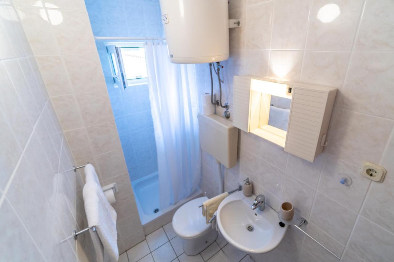 Apartments And Rooms By The Sea Palit, Rab - 5010 Eksteriør bilde