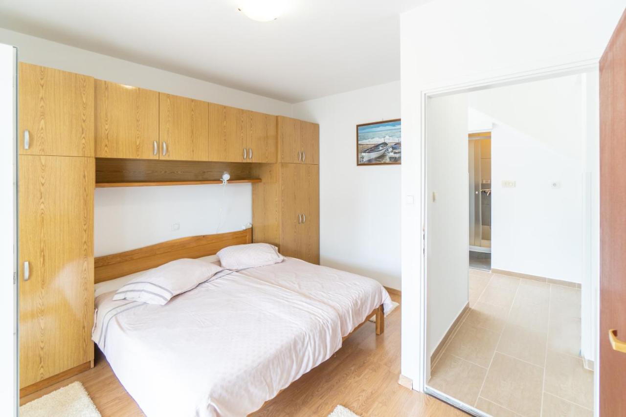 Apartments And Rooms By The Sea Palit, Rab - 5010 Eksteriør bilde