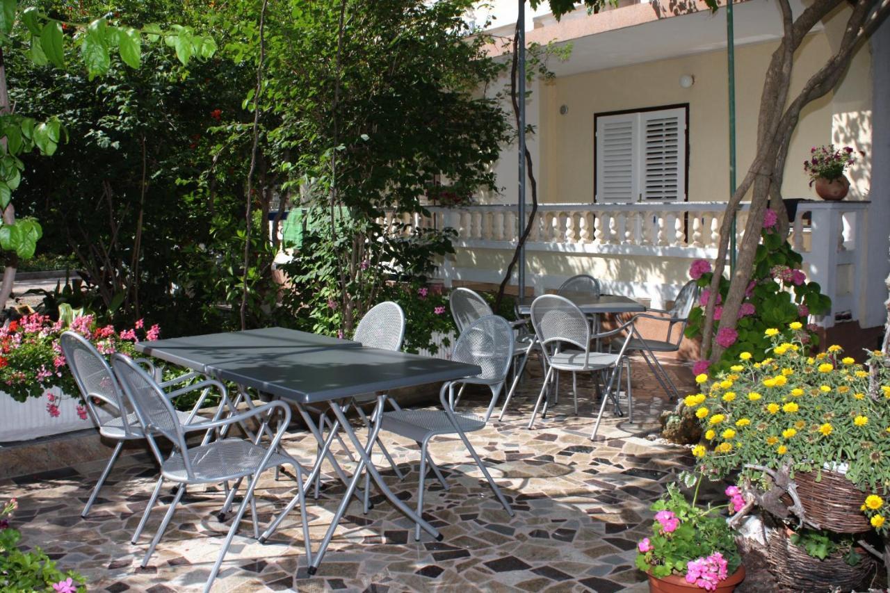 Apartments And Rooms By The Sea Palit, Rab - 5010 Eksteriør bilde
