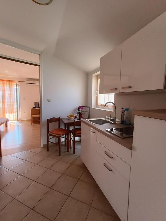 Apartments And Rooms By The Sea Palit, Rab - 5010 Eksteriør bilde